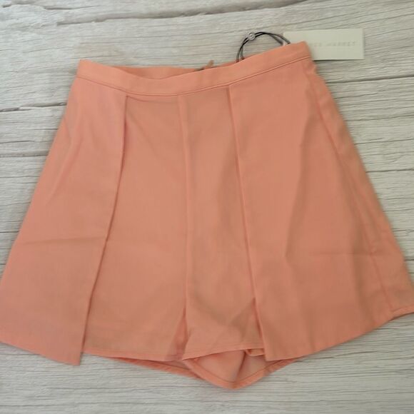 After Market Pleated Shorts New - Picture 1 of 6